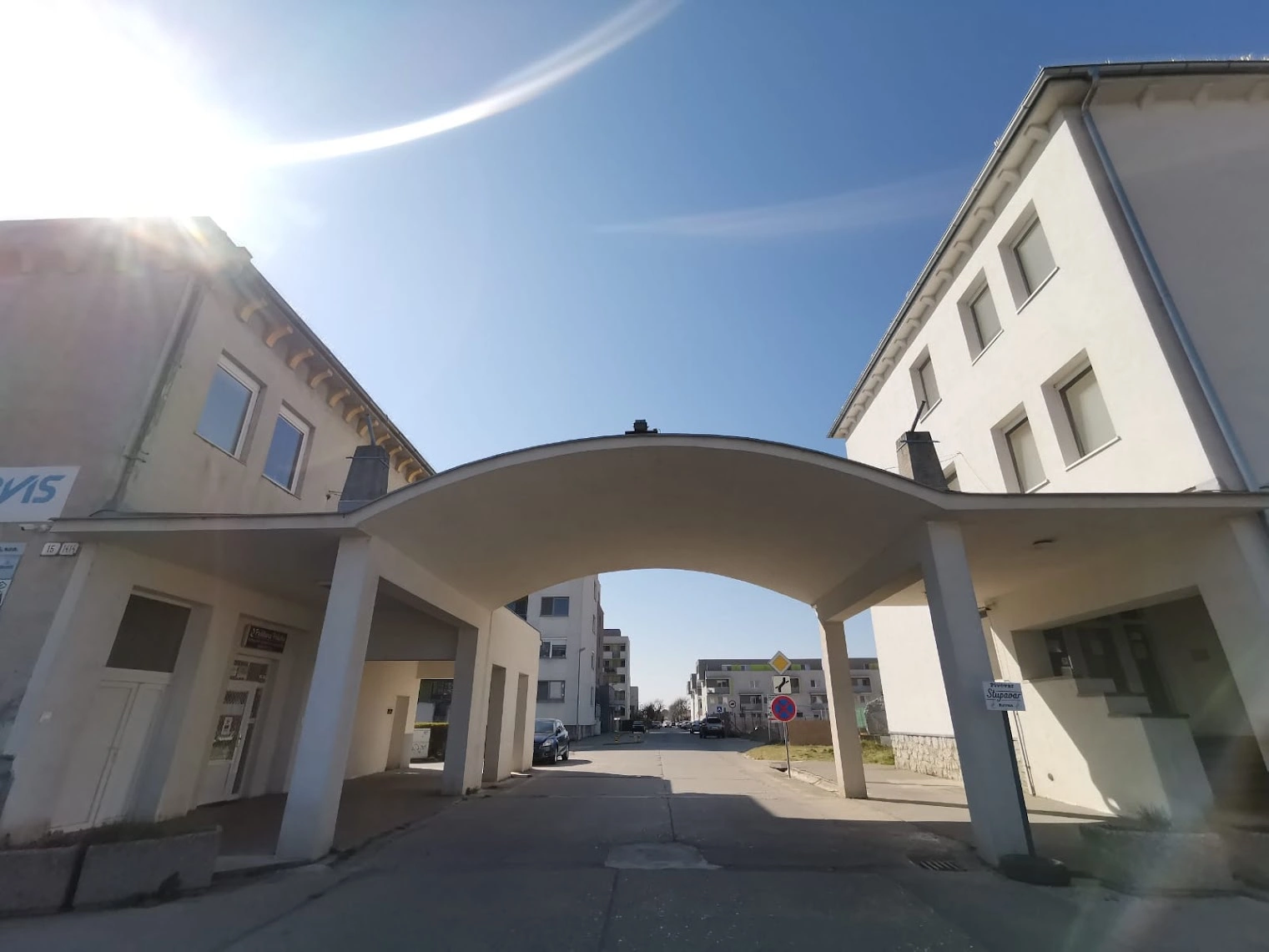 Dnešný vstup do areálu CEVASERVIS v Stupave